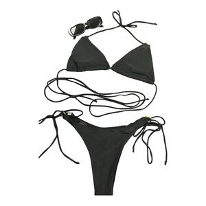 Black Triangle Bikini Set, size small or 7 Juniors